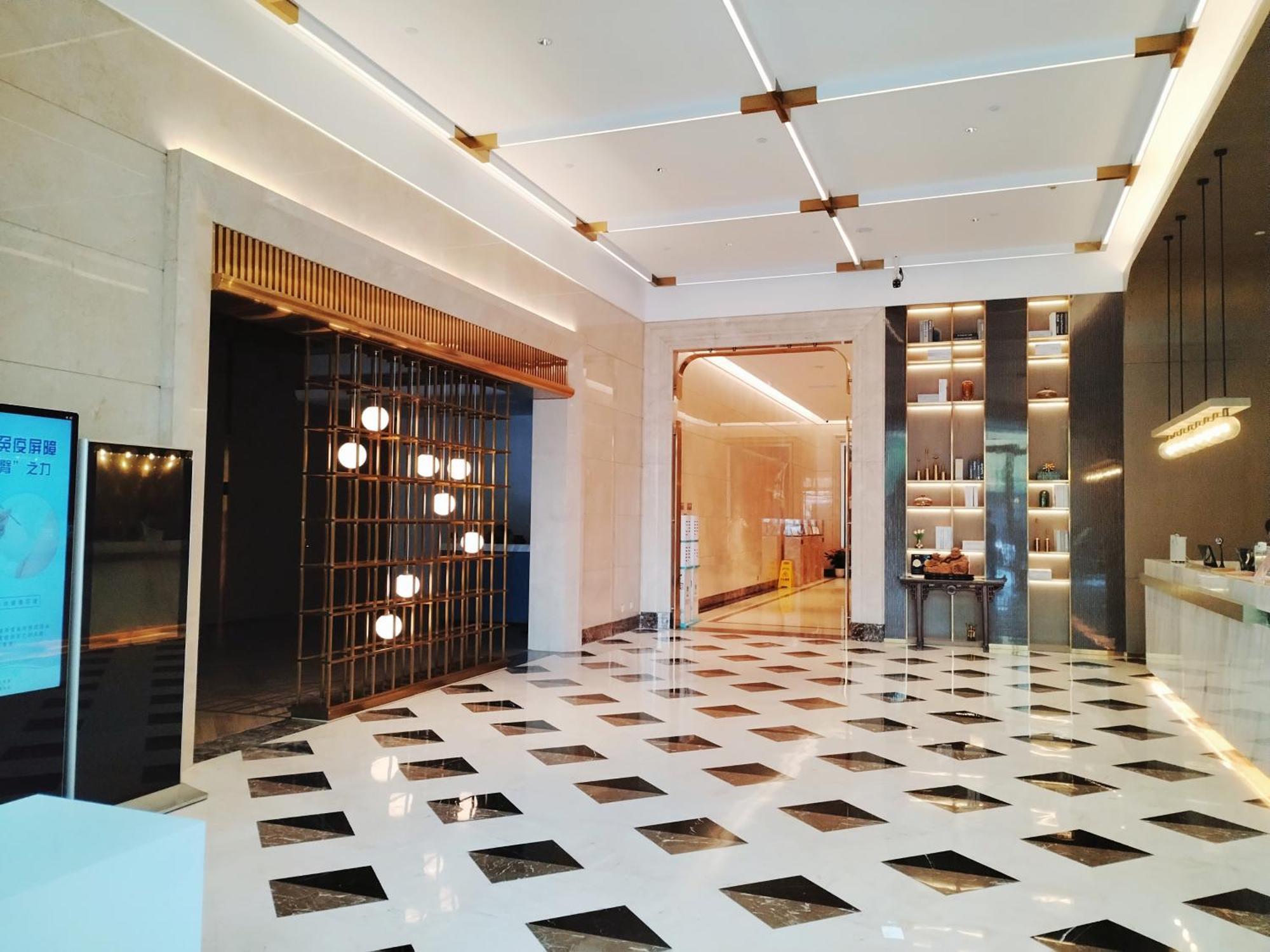 Ht Legend Hotel Changgang Metro Station Exit F -Direct To Canton Fair Exteriér fotografie